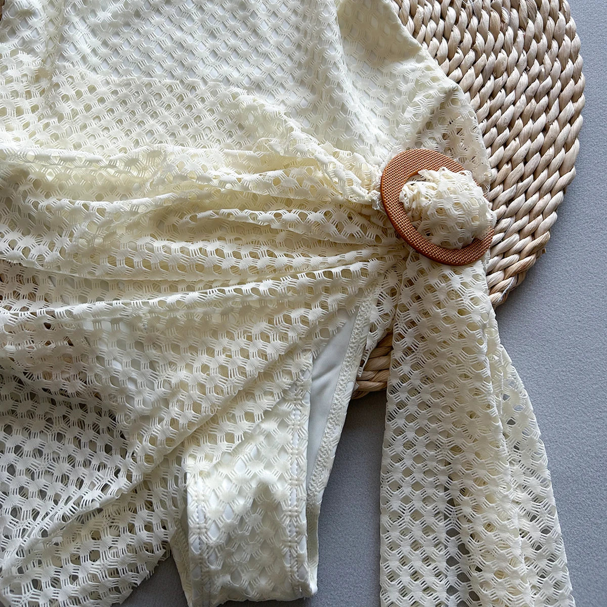 Maillot de bain échancré une pièce ivoire glamour paréo assorti Ozone