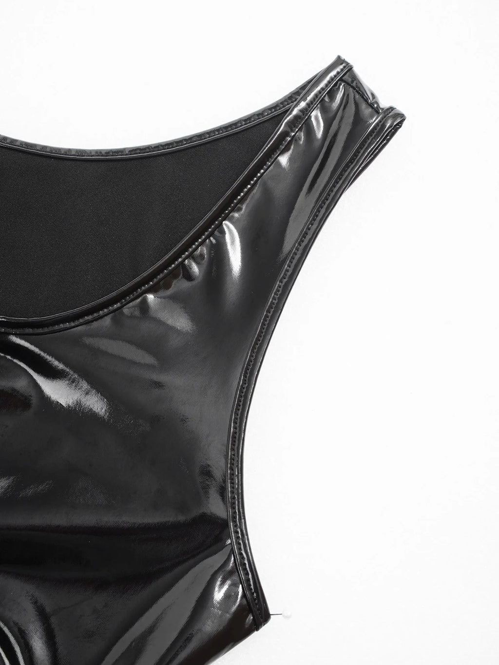 Women's crop top in faux latex with patent leather pull tab in black Nuée