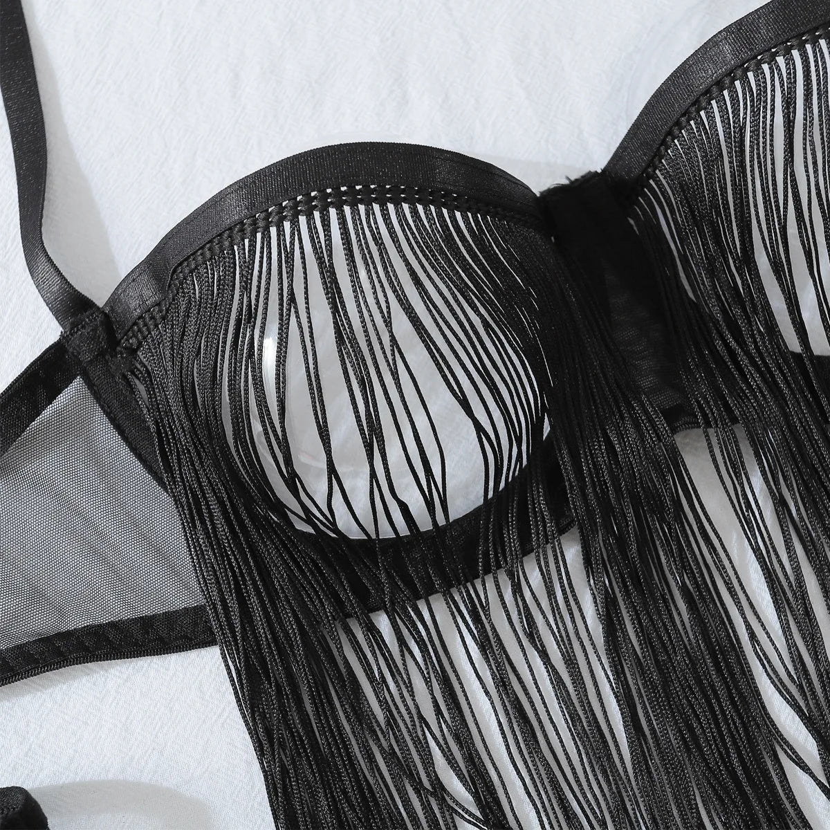 Ensemble lingerie 6 pièces à franges seins nus porte-jarretelles collier Millésime